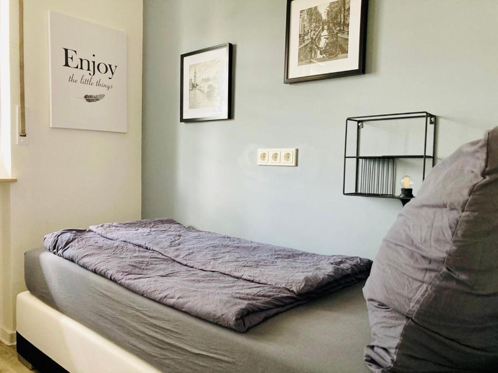 Living At Saarpartments -Adultsonly- 2 Bedrooms, Kitchen - Business & Holiday Apartments For Long- And Short Term Stay, 3 Min To Train Station, Secure E-Bike Parking! Saarbrücken Exteriör bild