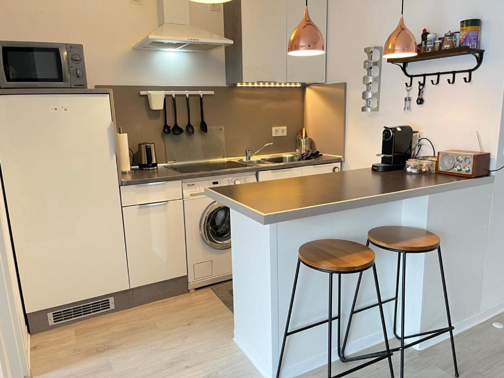 Living At Saarpartments -Adultsonly- 2 Bedrooms, Kitchen - Business & Holiday Apartments For Long- And Short Term Stay, 3 Min To Train Station, Secure E-Bike Parking! Saarbrücken Exteriör bild