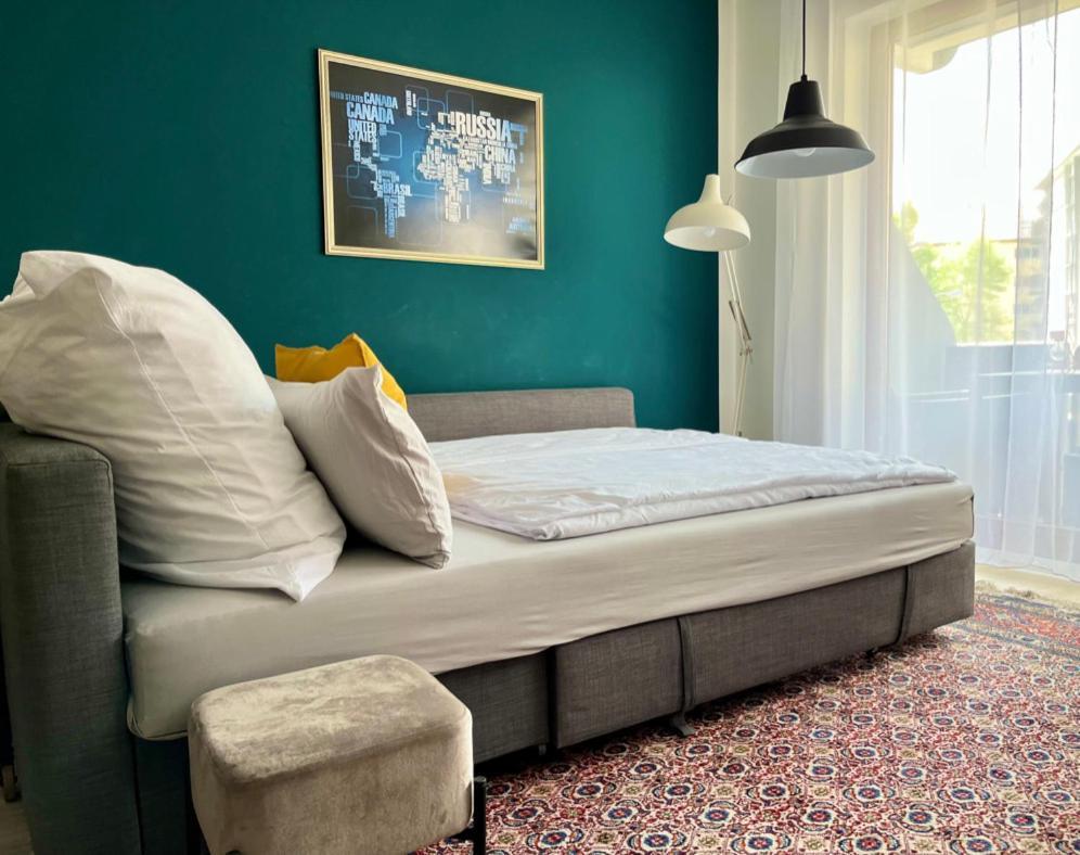 Living At Saarpartments -Adultsonly- 2 Bedrooms, Kitchen - Business & Holiday Apartments For Long- And Short Term Stay, 3 Min To Train Station, Secure E-Bike Parking! Saarbrücken Exteriör bild