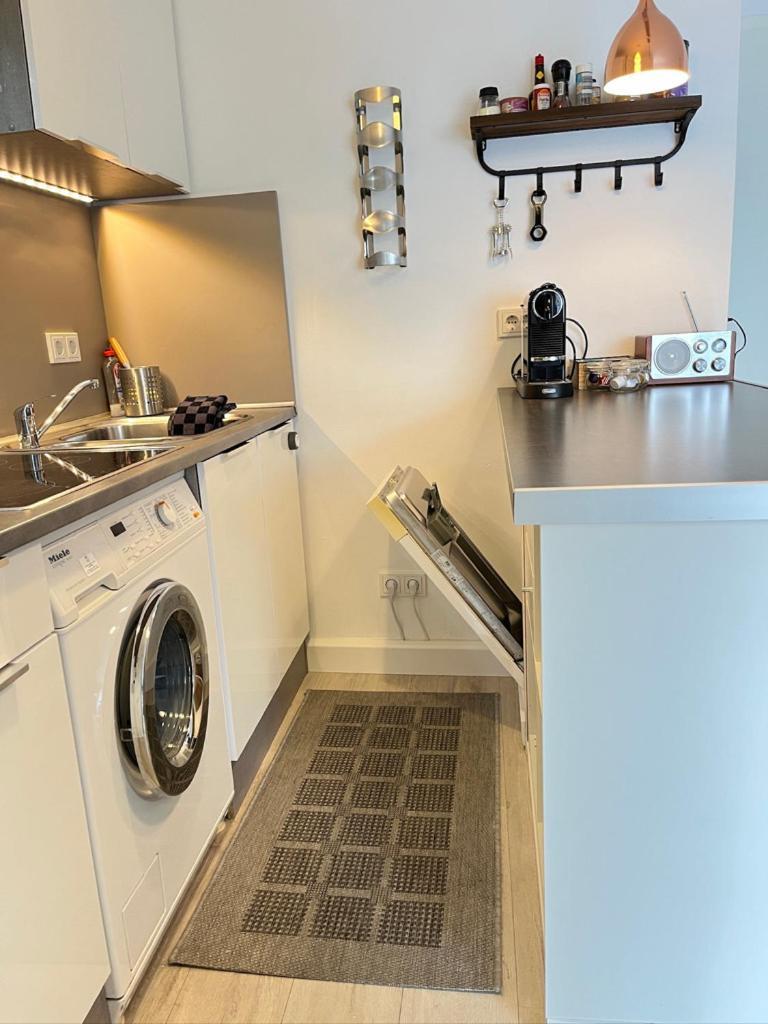 Living At Saarpartments -Adultsonly- 2 Bedrooms, Kitchen - Business & Holiday Apartments For Long- And Short Term Stay, 3 Min To Train Station, Secure E-Bike Parking! Saarbrücken Exteriör bild