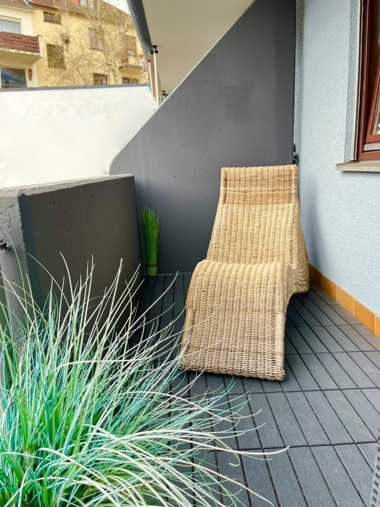 Living At Saarpartments -Adultsonly- 2 Bedrooms, Kitchen - Business & Holiday Apartments For Long- And Short Term Stay, 3 Min To Train Station, Secure E-Bike Parking! Saarbrücken Exteriör bild