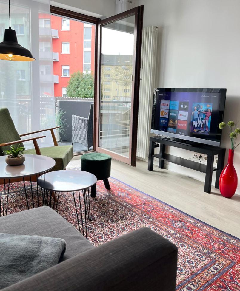 Living At Saarpartments -Adultsonly- 2 Bedrooms, Kitchen - Business & Holiday Apartments For Long- And Short Term Stay, 3 Min To Train Station, Secure E-Bike Parking! Saarbrücken Exteriör bild