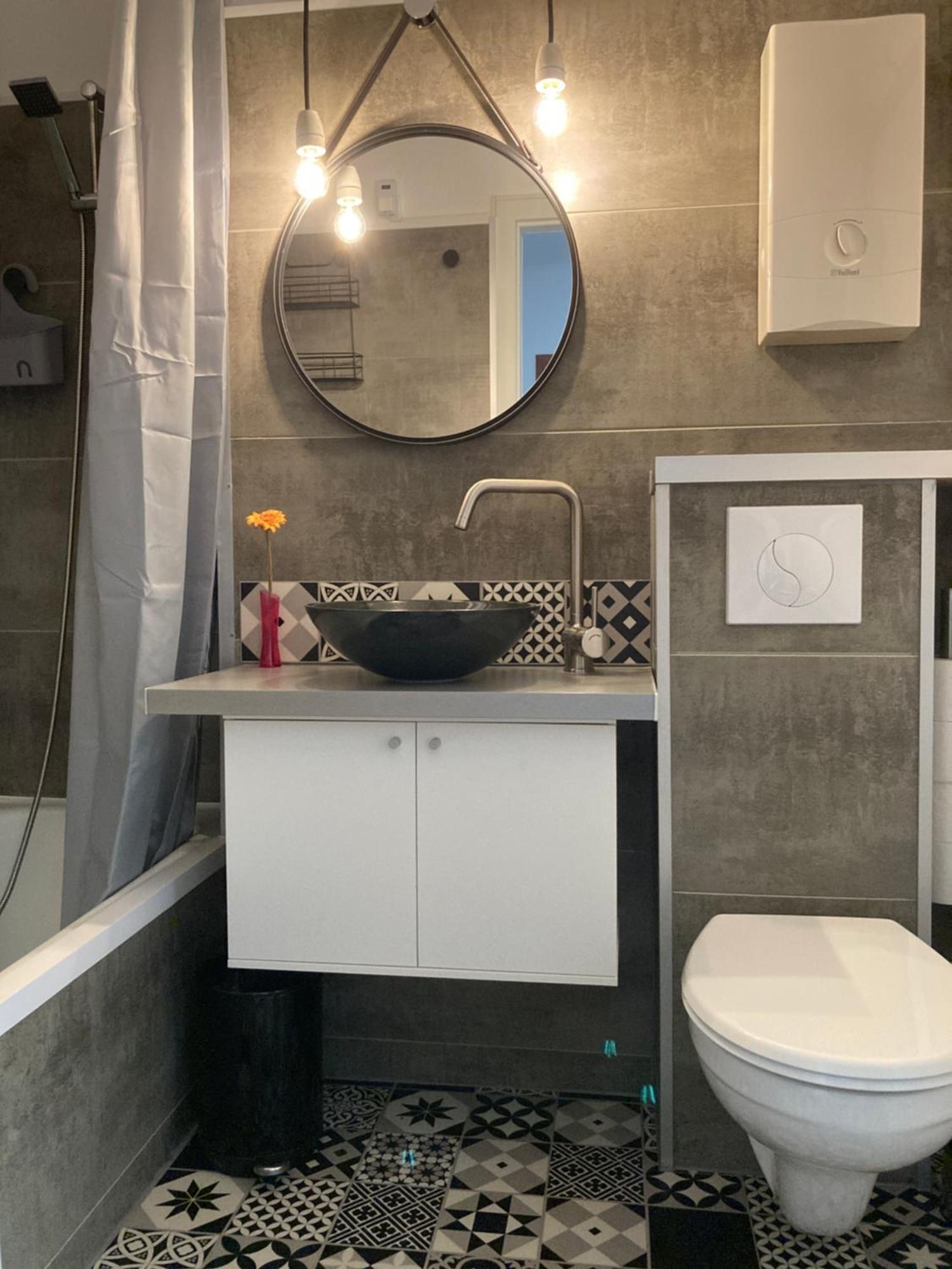 Living At Saarpartments -Adultsonly- 2 Bedrooms, Kitchen - Business & Holiday Apartments For Long- And Short Term Stay, 3 Min To Train Station, Secure E-Bike Parking! Saarbrücken Exteriör bild