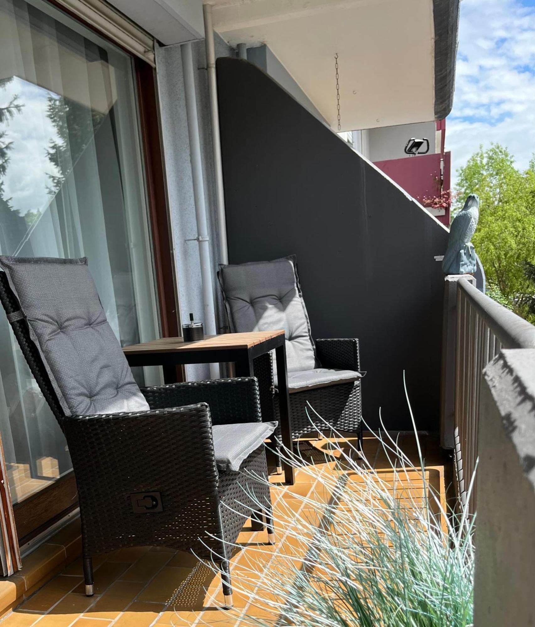 Living At Saarpartments -Adultsonly- 2 Bedrooms, Kitchen - Business & Holiday Apartments For Long- And Short Term Stay, 3 Min To Train Station, Secure E-Bike Parking! Saarbrücken Exteriör bild